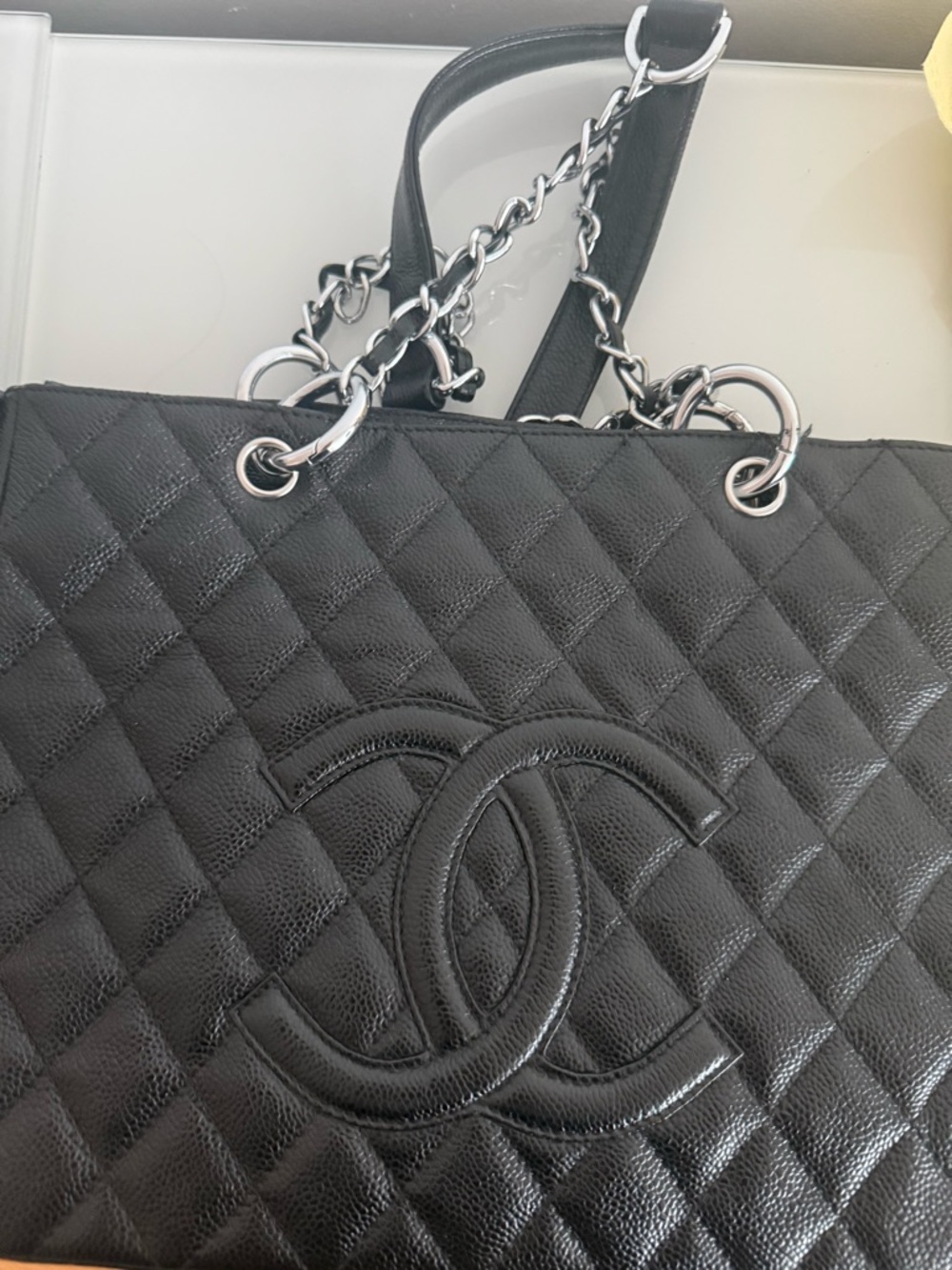 Black Quilted Leather Chain-Strap Shoulder Bag - Designer Style - Picture 2 of 3